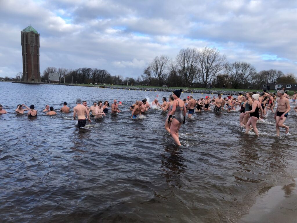 Duik samen het nieuwe jaar in! 9 nieuwjaarsduik 2024